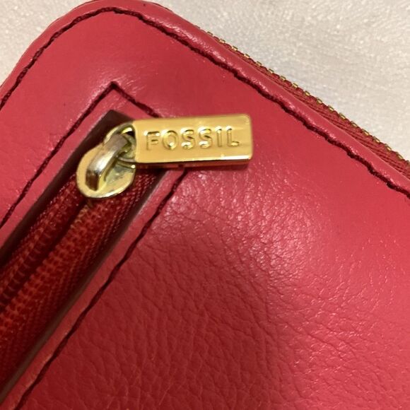 Fossil pink/coral wristlet with orange lining - Picture 7 of 8